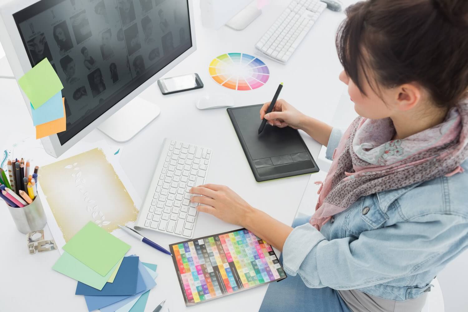 Benefits of Hiring Blog Graphic Designers